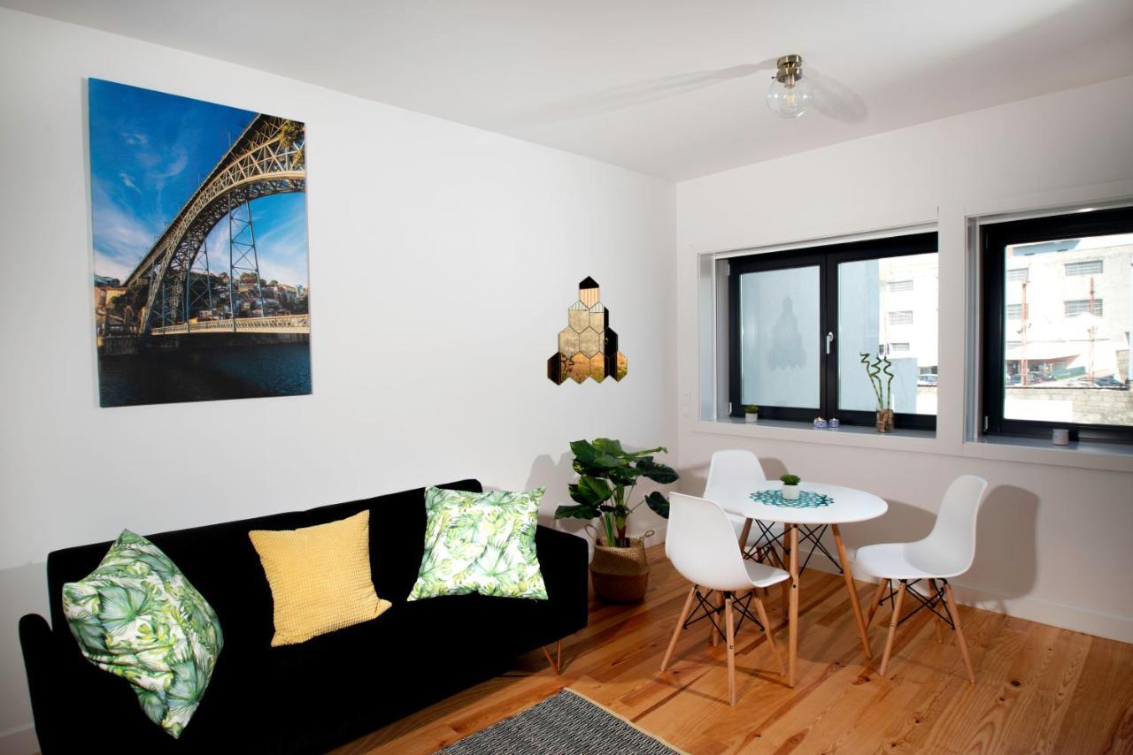 Guest H4U - Porto Batalha City Center Kültér fotó