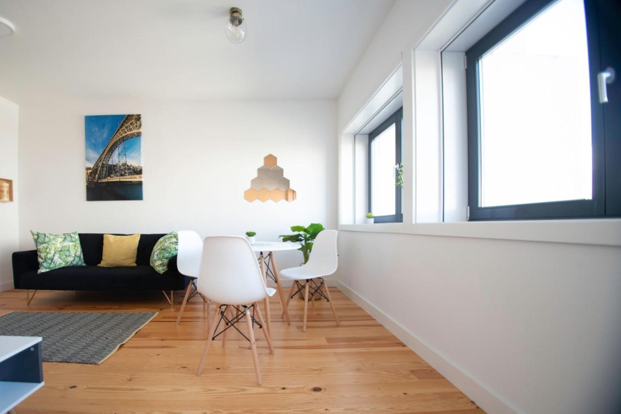 Guest H4U - Porto Batalha City Center Kültér fotó